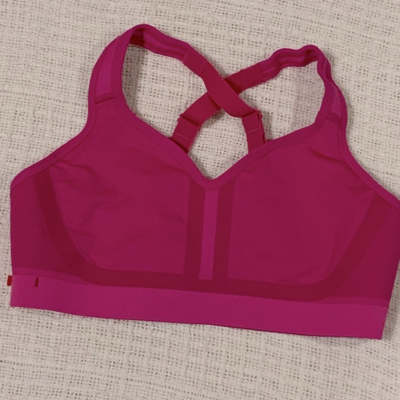 New Pink Brooks Sports Running/Exercise Bra! - Picture 2 of 9